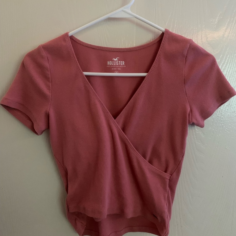 hollister baby tee, women’s size medium